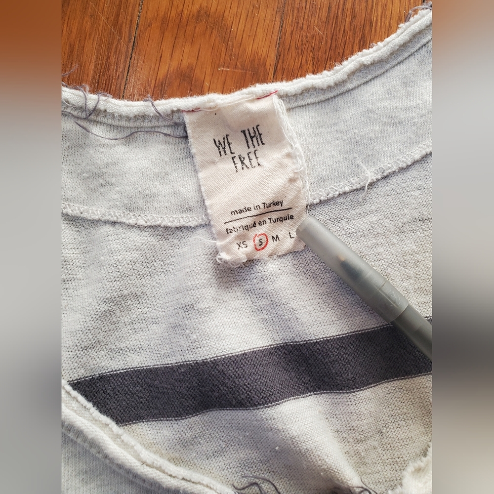 Free People oversized hi-low black gray striped cotton frayed blouse tunic top - Picture 5 of 11